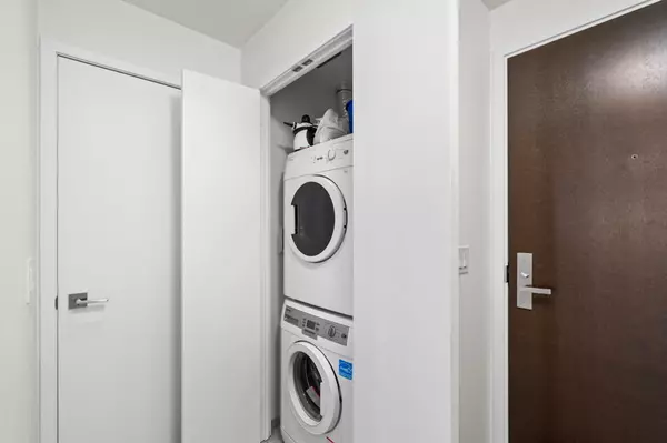 Toronto C01, ON M5H 4E8,70 Temperance ST #4714