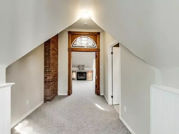 Toronto C08, ON M5A 2T5,201 Seaton ST #Apt#3