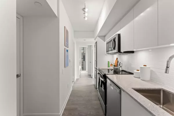 Toronto C06, ON M3H 0E5,500 Wilson AVE #906