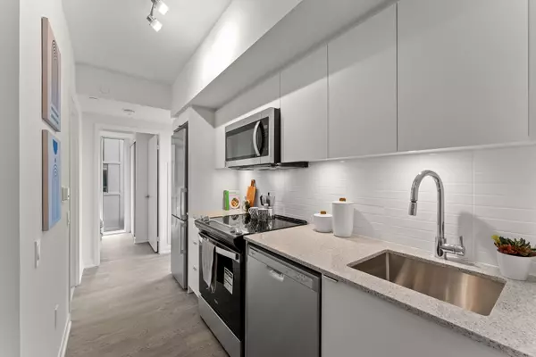 Toronto C06, ON M3H 0E5,500 Wilson AVE #906