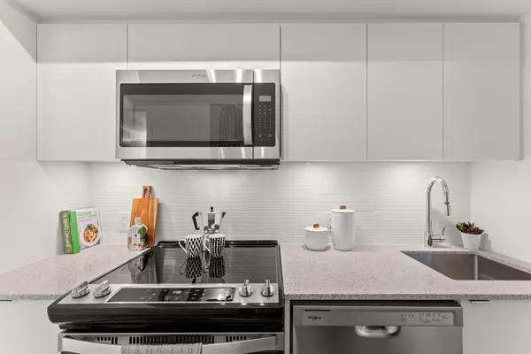 Toronto C06, ON M3H 0E5,500 Wilson AVE #906