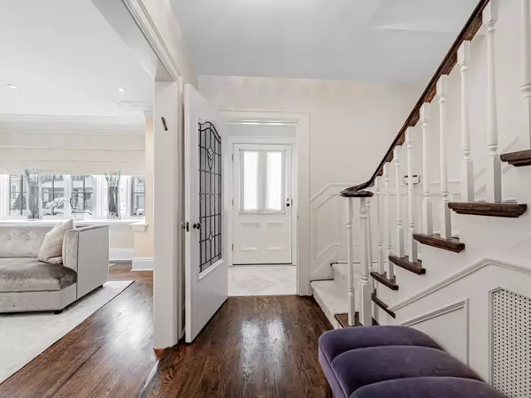 Toronto C03, ON M5P 3G7,407 Richview AVE