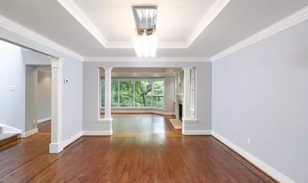 Toronto, ON M5P 3L7,22 Lower Village Gate