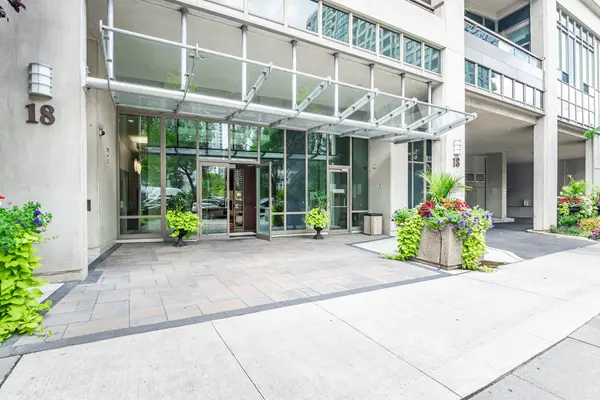 18 Parkview AVE #1015, Toronto C14, ON M2N 7H7