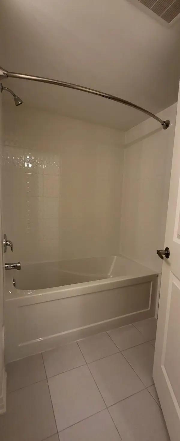 Clarington, ON L1C 7G2,36 D Lookout DR