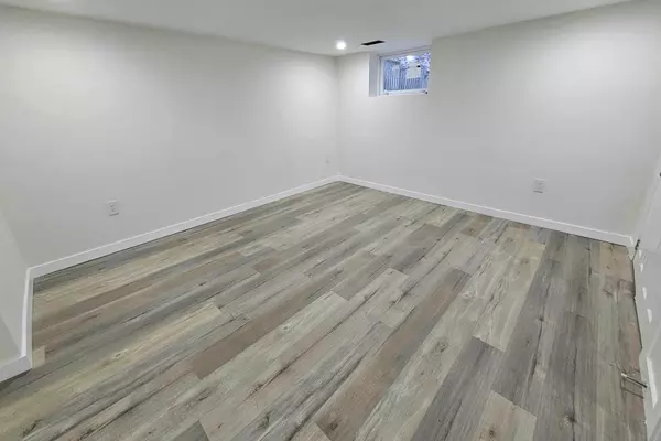 Toronto E04, ON M1L 3R7,17 Rockelm RD #BSMT