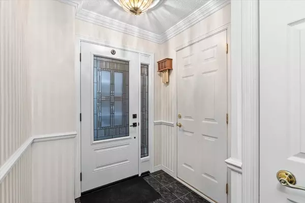 Oshawa, ON L1G 7P8,1442 Manitou CT