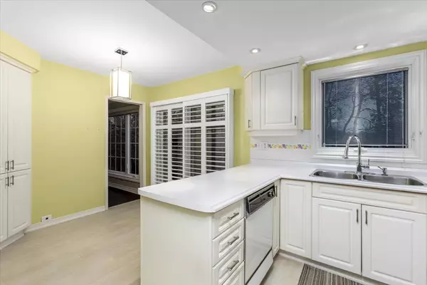 Oshawa, ON L1G 7P8,1442 Manitou CT