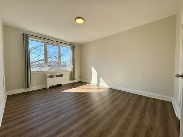 Toronto E06, ON M1N 2V9,36 Wood Glen RD #201