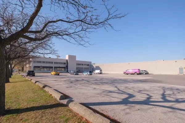 Toronto E03, ON M4B 1Y2,19 Waterman AVE