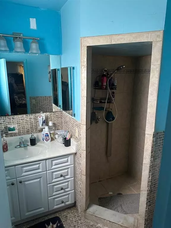 Lauderhill, FL 33313,4520 NW 16th St