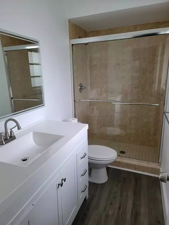 Hallandale Beach, FL 33009,2100 Diana Dr #310