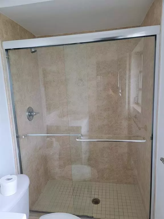 Hallandale Beach, FL 33009,2100 Diana Dr #310