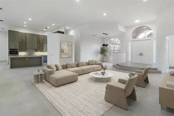 Davie, FL 33330,13211 SW 44th St