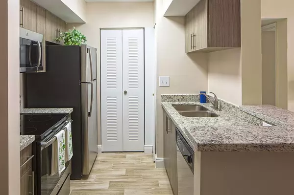 Miami, FL 33186,13901 SW 122nd Ave #8-306