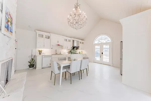 Markham, ON L3R 2G1,109 Main ST