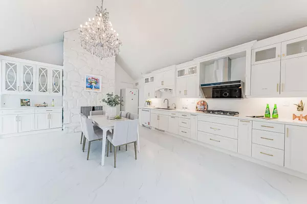 Markham, ON L3R 2G1,109 Main ST