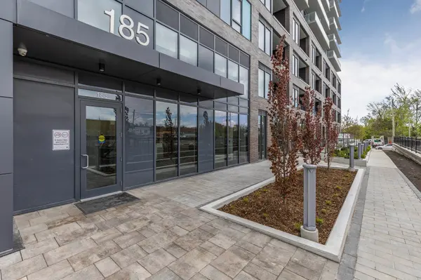 Newmarket, ON L3Y 0G7,185 Deerfield RD #409