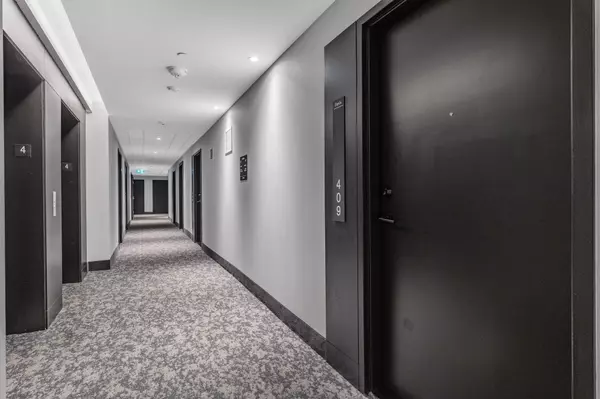 Newmarket, ON L3Y 0G7,185 Deerfield RD #409