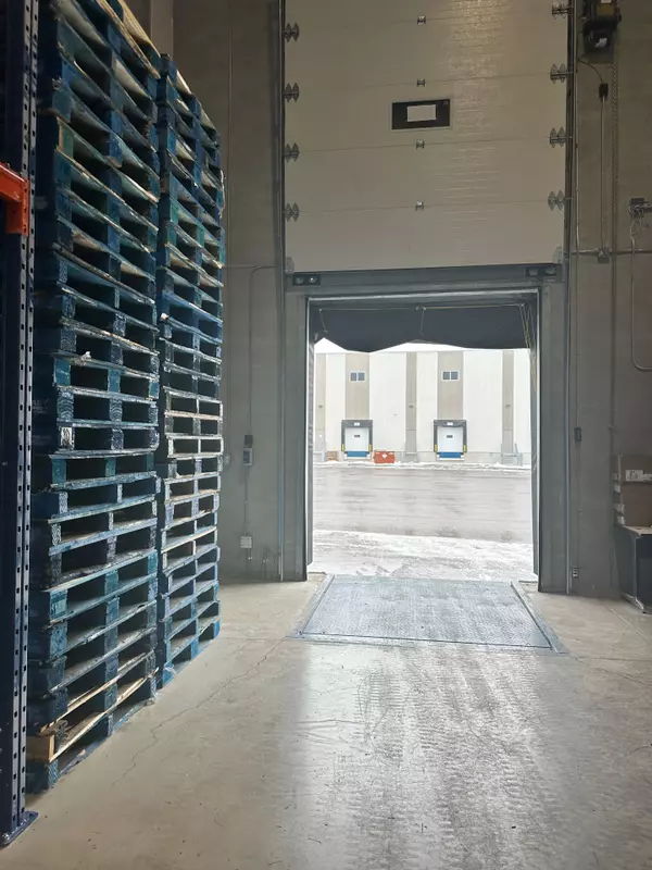 Aurora, ON L4G 7C7,115 Addison Hall CIR #11