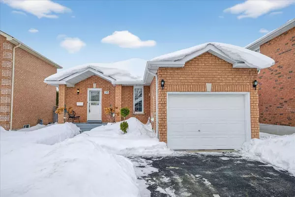30 Mcveigh DR, Barrie, ON L4N 7E3