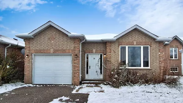 Barrie, ON L4M 6Y8,16 Nicole Marie AVE #Main