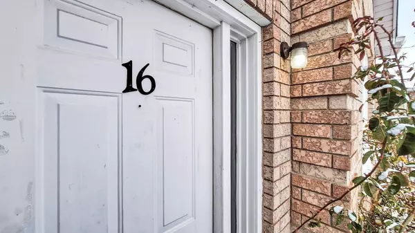 Barrie, ON L4M 6Y8,16 Nicole Marie AVE #Main