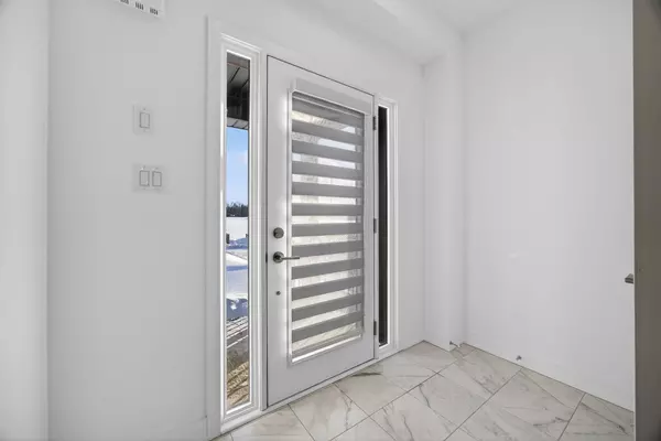 Barrie, ON L9J 0V6,32 McAush ST