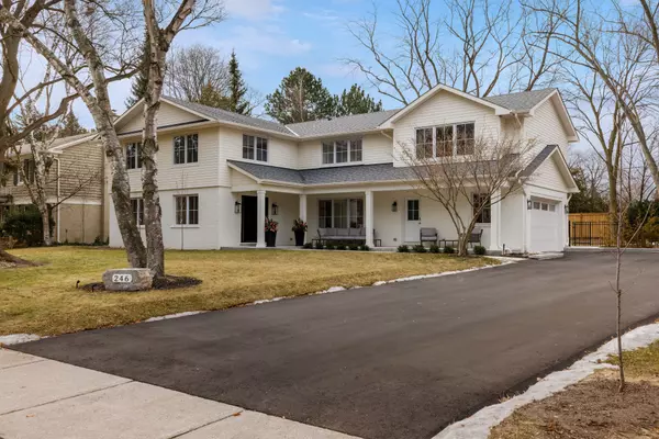 246 Cairncroft RD, Oakville, ON L6J 4M3