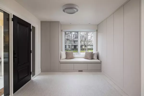 Oakville, ON L6J 4M3,246 Cairncroft RD