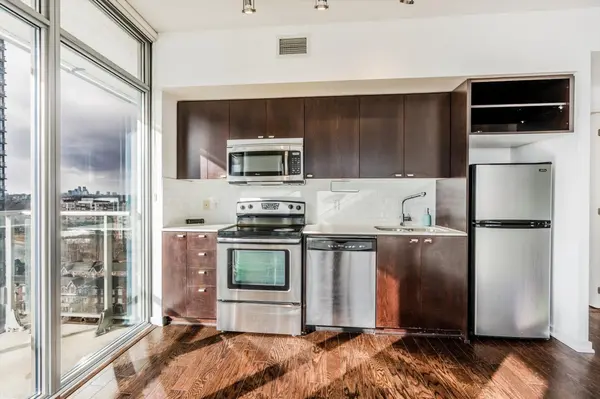 Toronto W01, ON M6S 5B3,103 The Queensway N/A #1305