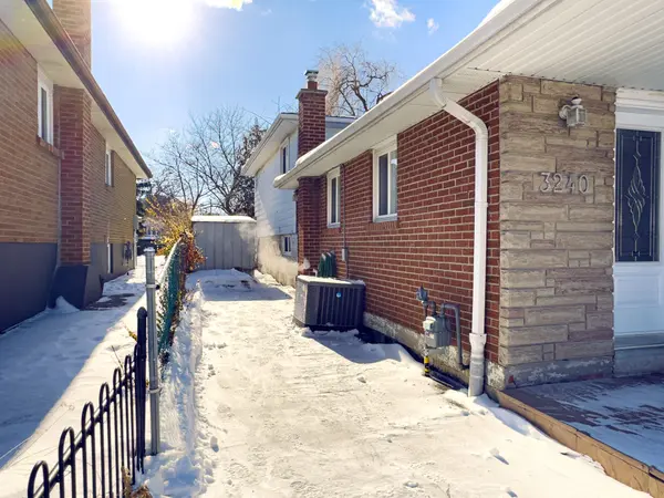 Mississauga, ON L5A 2A7,3240 Trisha Downs #Lower