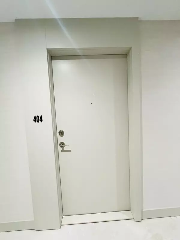 Brampton, ON L7A 5L7,225 Veterans DR #404