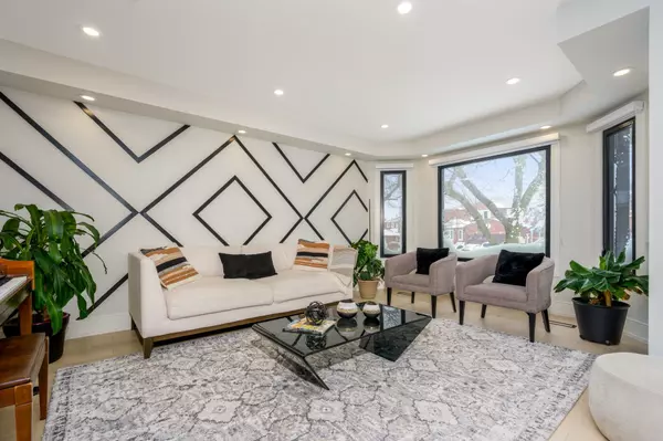 Oakville, ON L6J 7E4,1279 Winterbourne DR