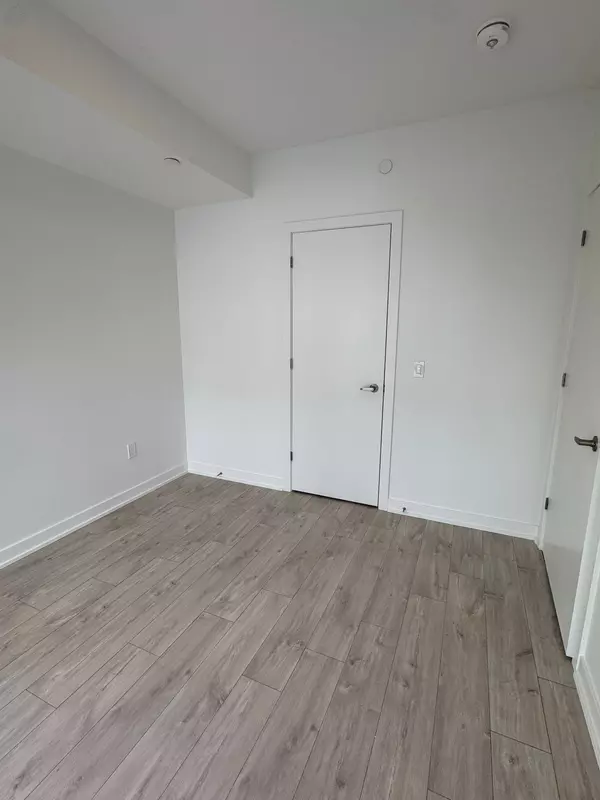 Milton, ON L9E 2B9,750 Whitlock AVE #509