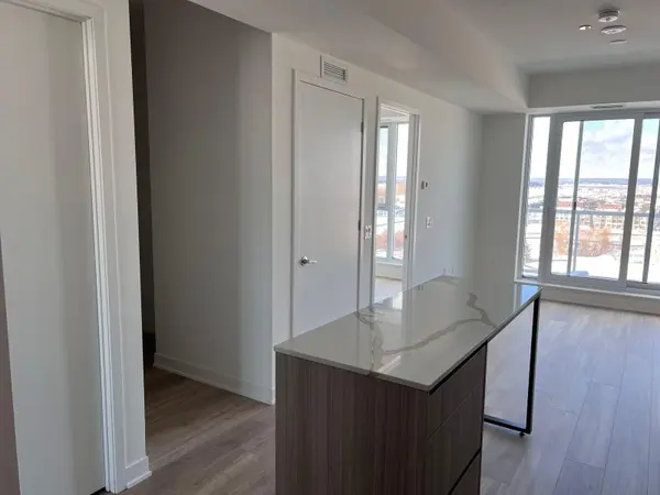 Brampton, ON L7A 5M5,20 All Nations DR #1025