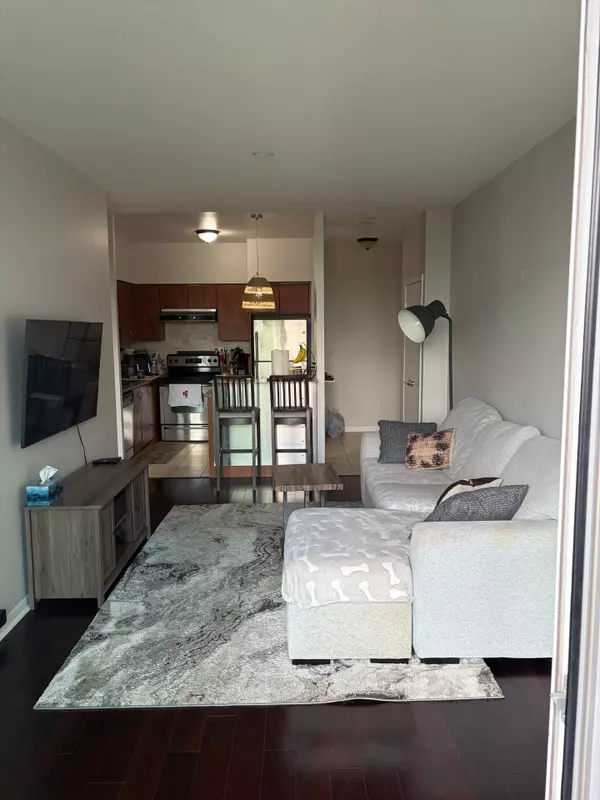 Toronto W06, ON M8Y 0A1,185 Legion RD N #217