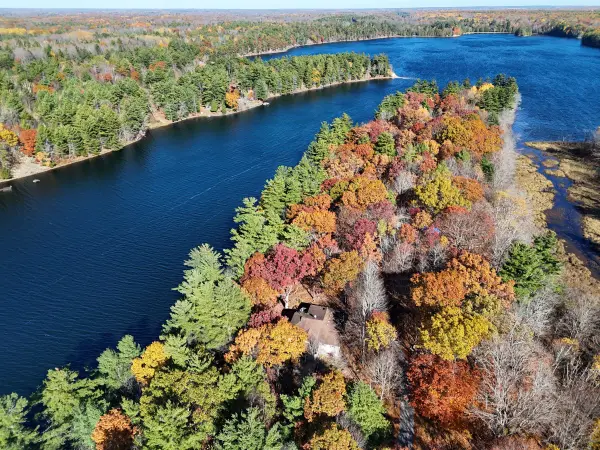 241 Potspoon LN, South Frontenac, ON K0H 1T0