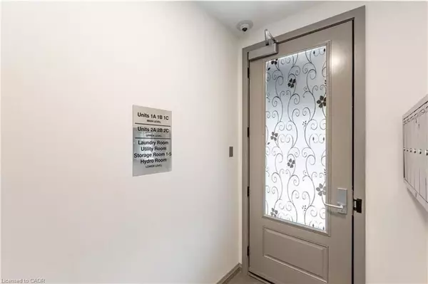 Hamilton, ON L8N 2X5,36 Grant AVE #2B