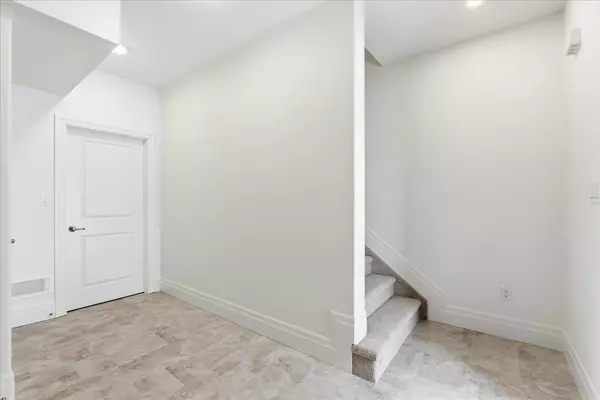 Prince Edward County, ON K0K 2T0,99 Buchanan ST