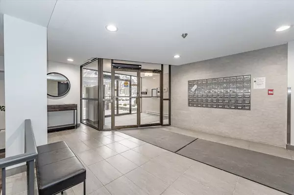 Guelph, ON N1H 7J7,93 Westwood RD #607