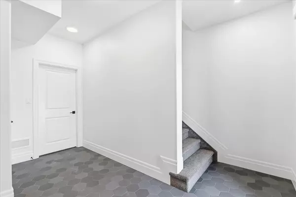 Prince Edward County, ON K0K 2T0,113 Buchanan ST