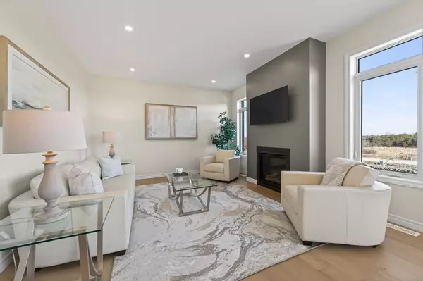 14 Peace River ST, Belleville, ON K8N 0V6