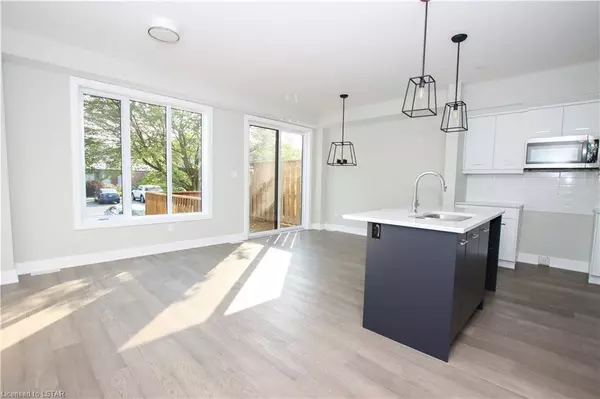 Strathroy-caradoc, ON N0L 1W0,601 Lions Park DR #59