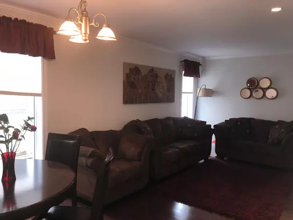 Barrhaven, ON K2J 5S2,601 CLEARBROOK DR