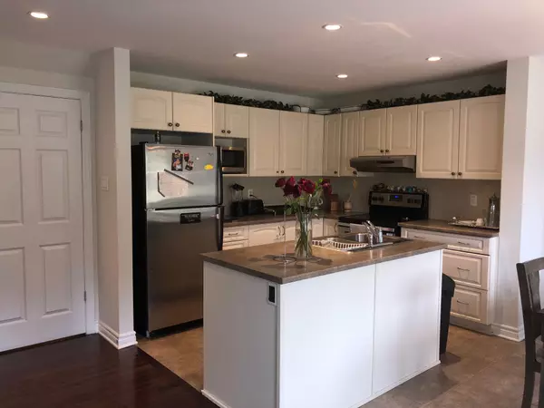 Barrhaven, ON K2J 5S2,601 CLEARBROOK DR