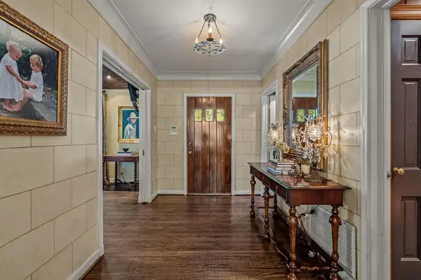 Fort Worth, TX 76107,425 Crestwood Drive