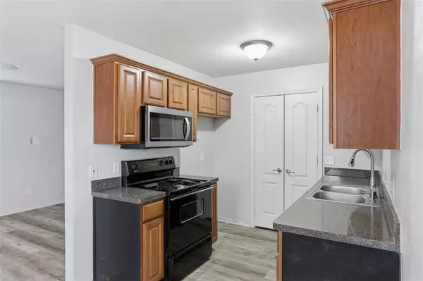 Sherman, TX 75090,917 N Brents Avenue