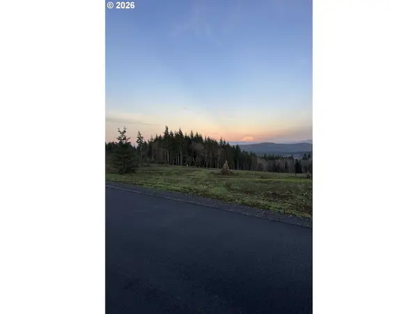 204 Suncrest DR #4, Castle Rock, WA 98611