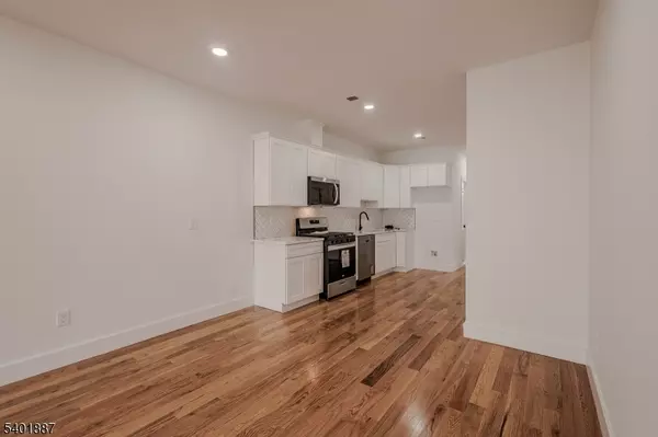 Newark City, NJ 07108,29 Kent St